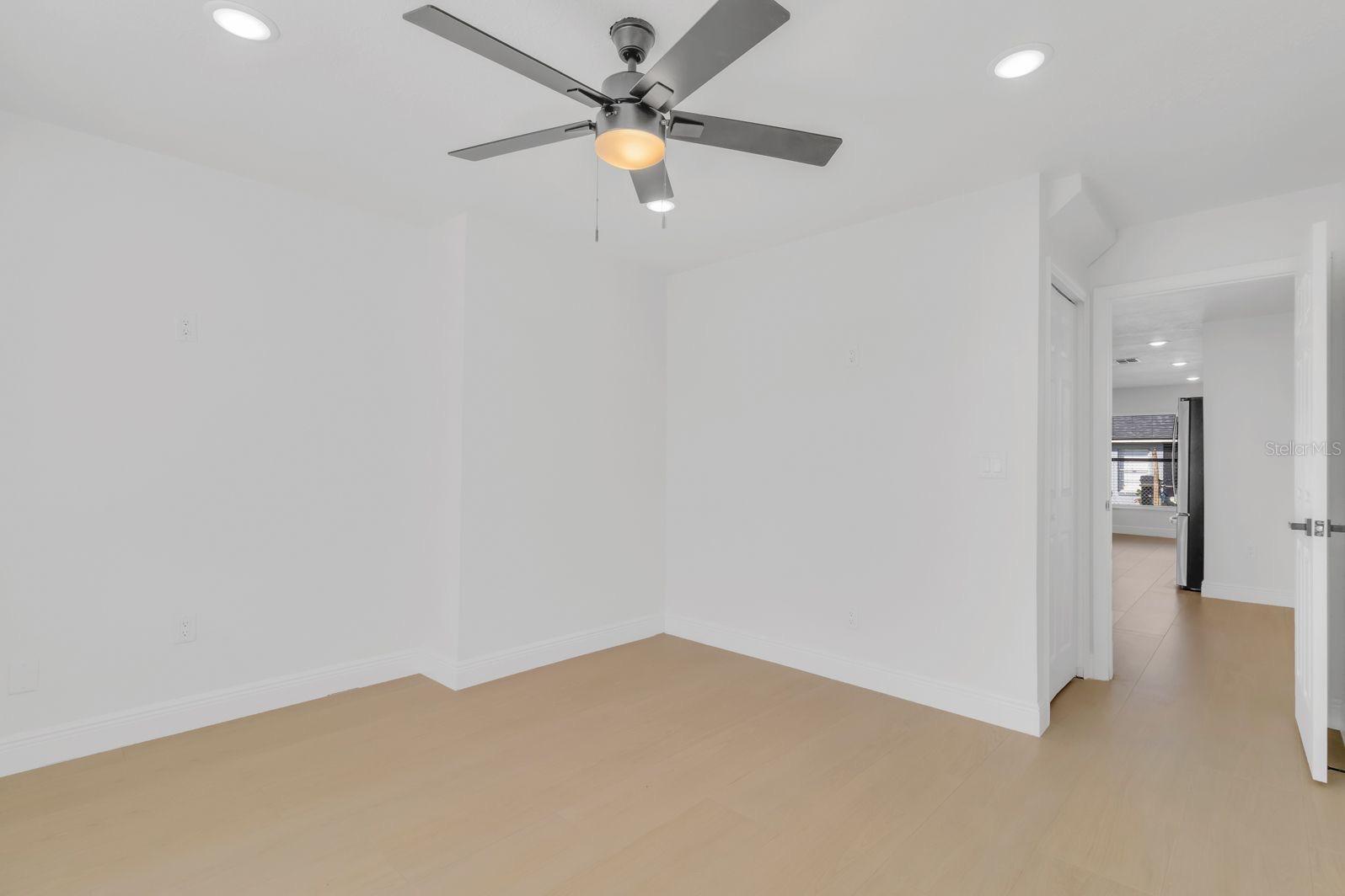 MILL RUN UNIT 6 - Residential Lease