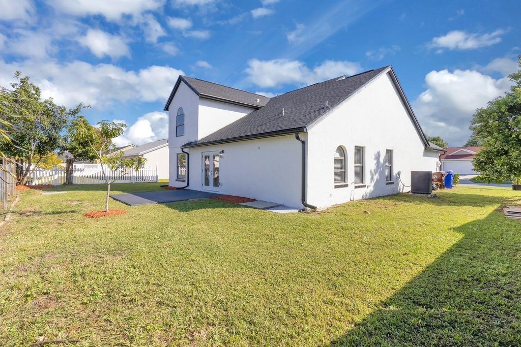 Photo of 2622 Liz Lane, Kissimmee, FL 34744 (MLS # S5138669)