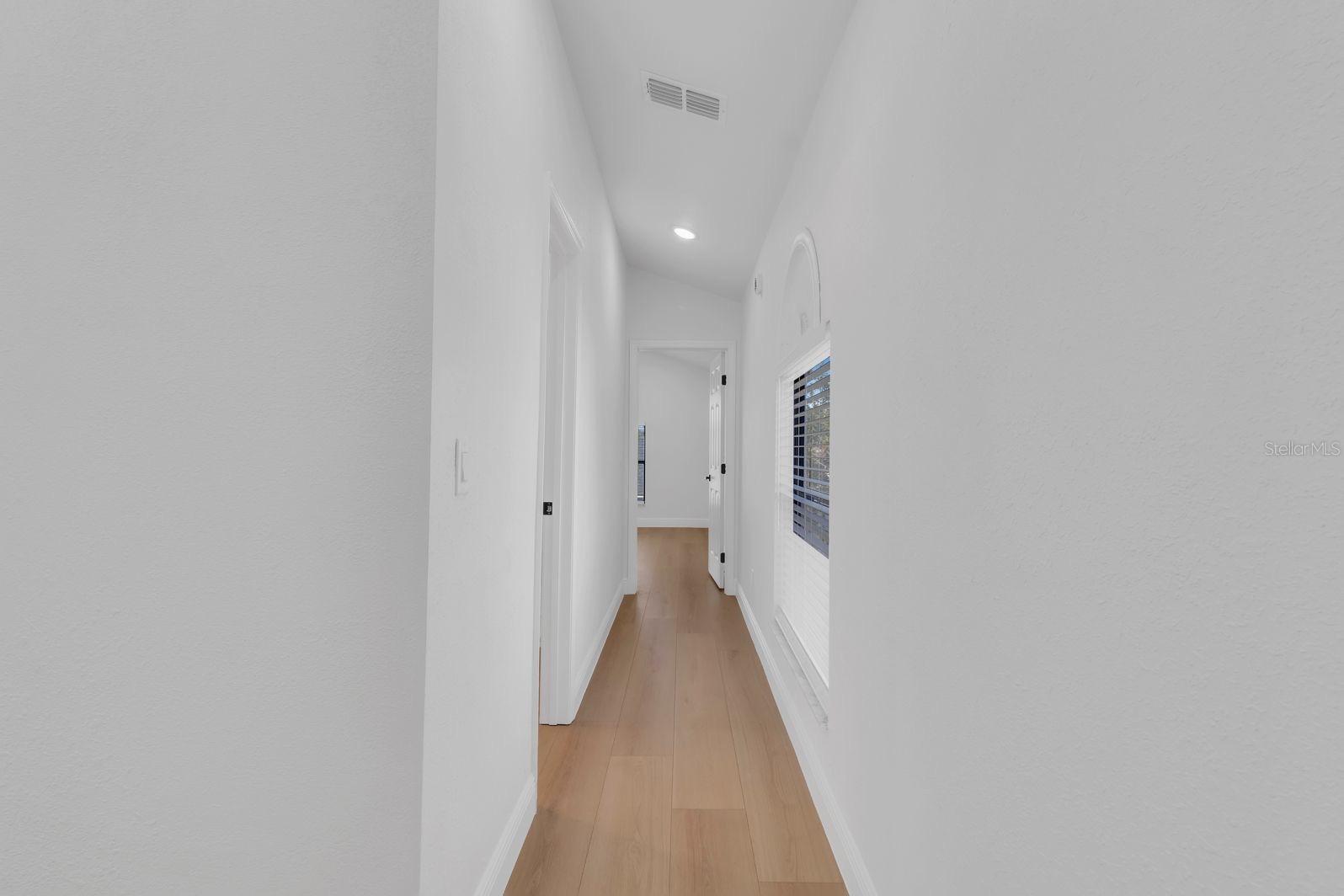 MILL RUN UNIT 6 - Residential Lease