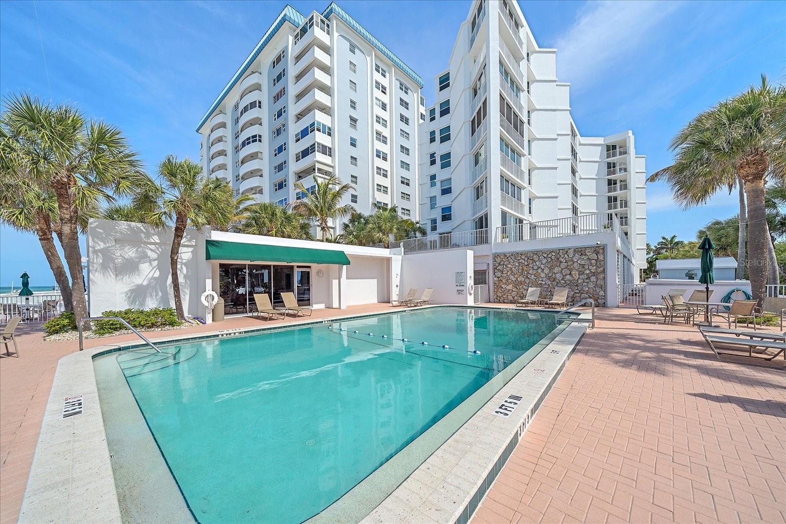 LIDO HARBOUR TOWERS - Residential