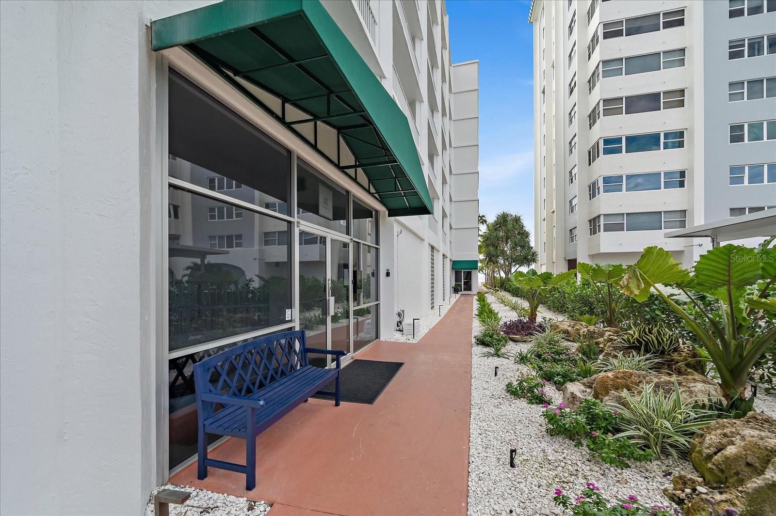 LIDO HARBOUR TOWERS - Residential