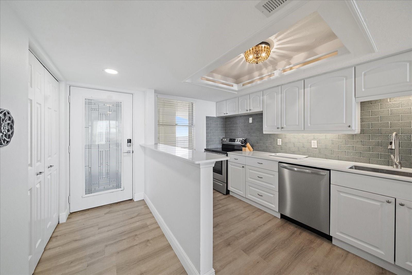 LIDO HARBOUR TOWERS - Residential