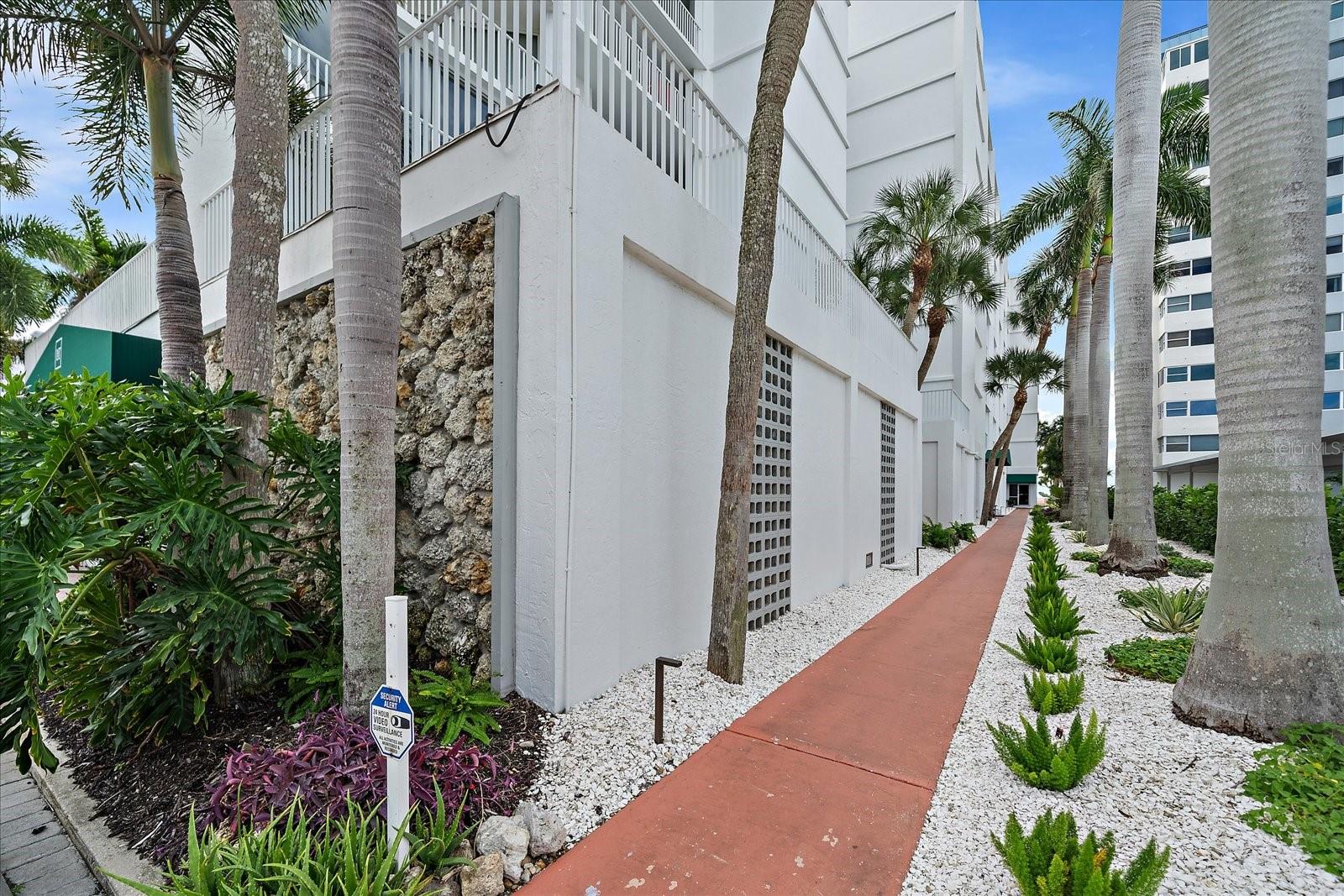 LIDO HARBOUR TOWERS - Residential