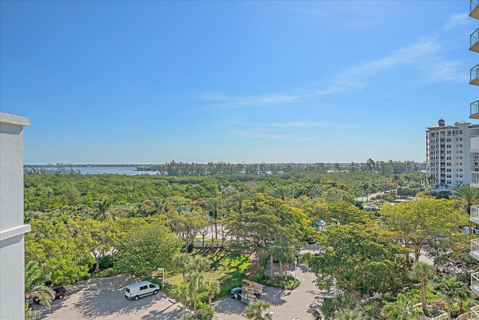 LIDO HARBOUR TOWERS - Residential