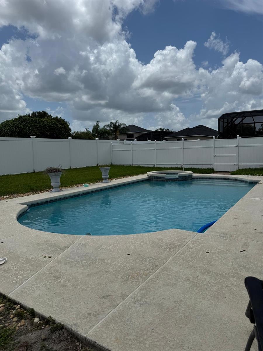 5040 ROCK ROSE LOOP