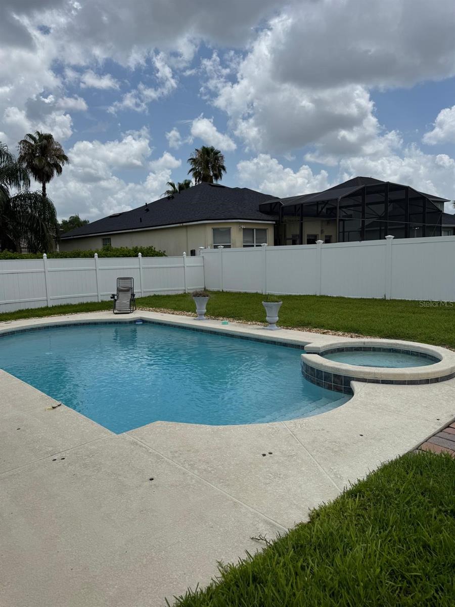 5040 ROCK ROSE LOOP