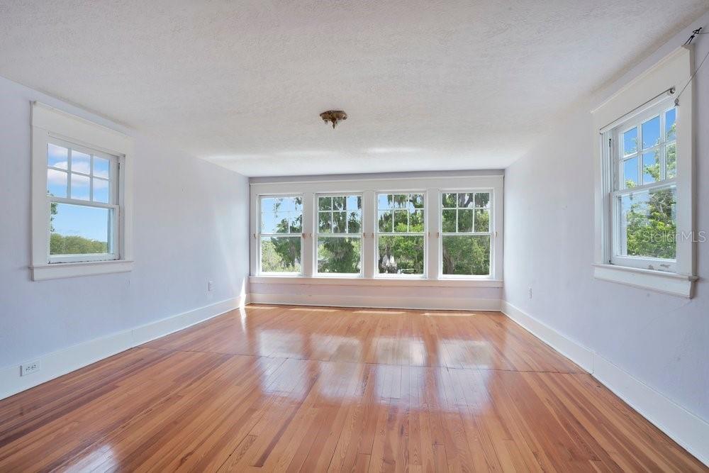 ELLNO WILLO - Residential