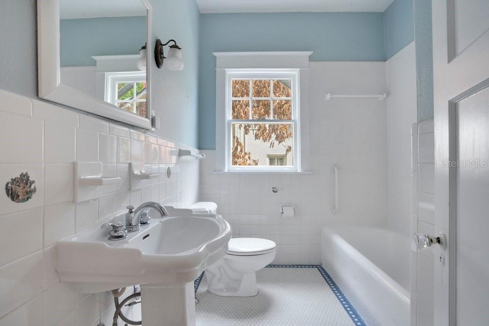 ELLNO WILLO - Residential