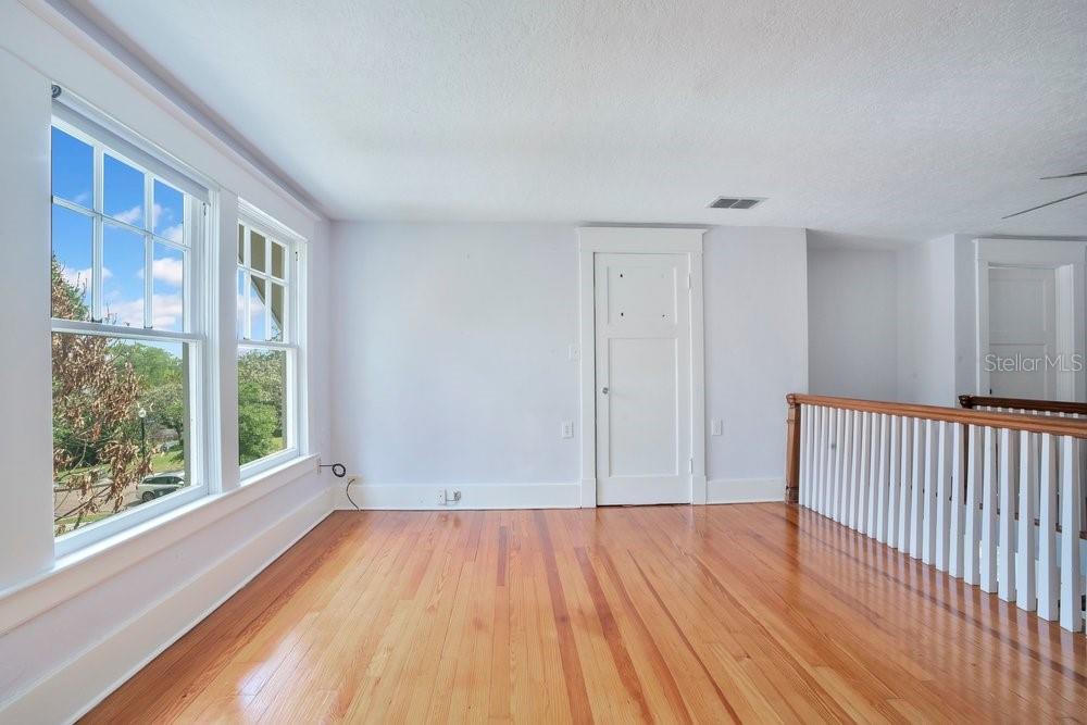 ELLNO WILLO - Residential