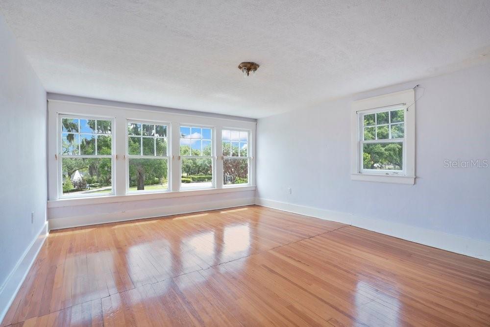 ELLNO WILLO - Residential