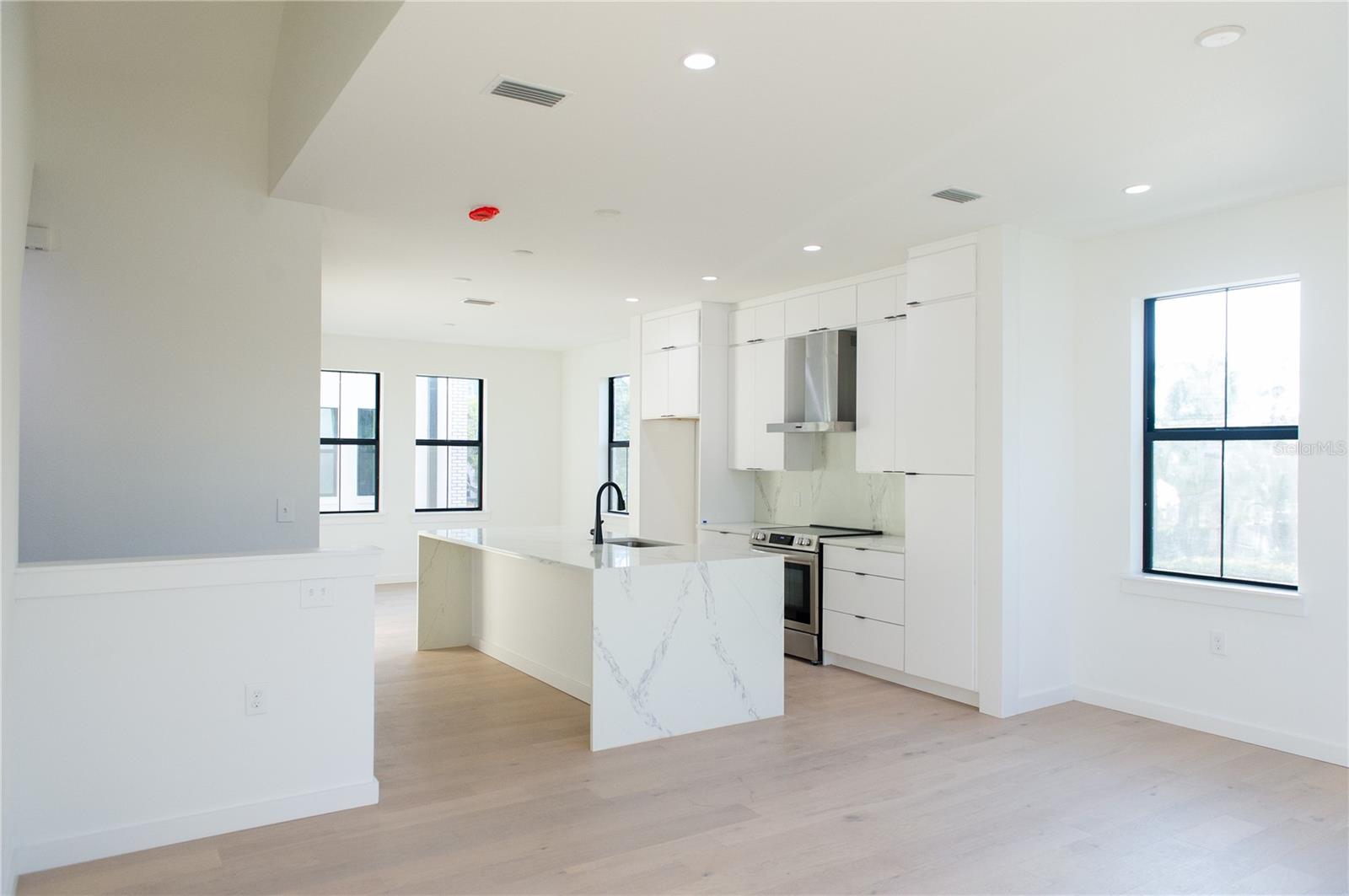 1218 E KAY STREET 10