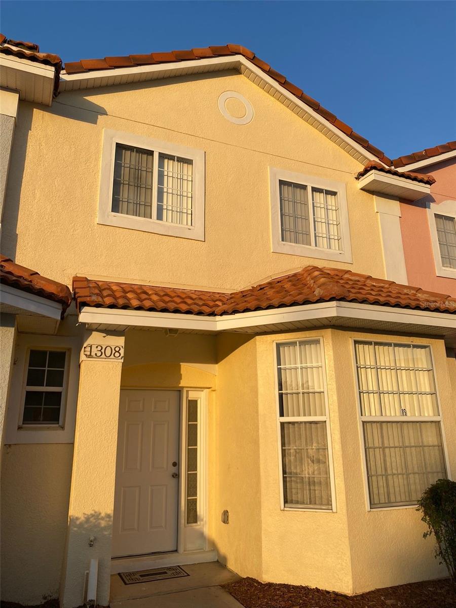 BEAUTIFUL FURNISHED (Optional) 3 Bedrooms, 2.5 baths Townhome in the very popular GATED community of Fiesta Key. Open plan ground floor with all three good size bedrooms upstairs. A lovely screened back PORCH to enjoy gatherings with family and friends. Beautiful and well maintained amenities include: Club house, large swimming POOL, TENNIS court, FITNESS suite and Play area. Just a short distance from the US 192 with all nice shopping and restaurants. No Pets. Very easy to show...Schedule your viewing now!!