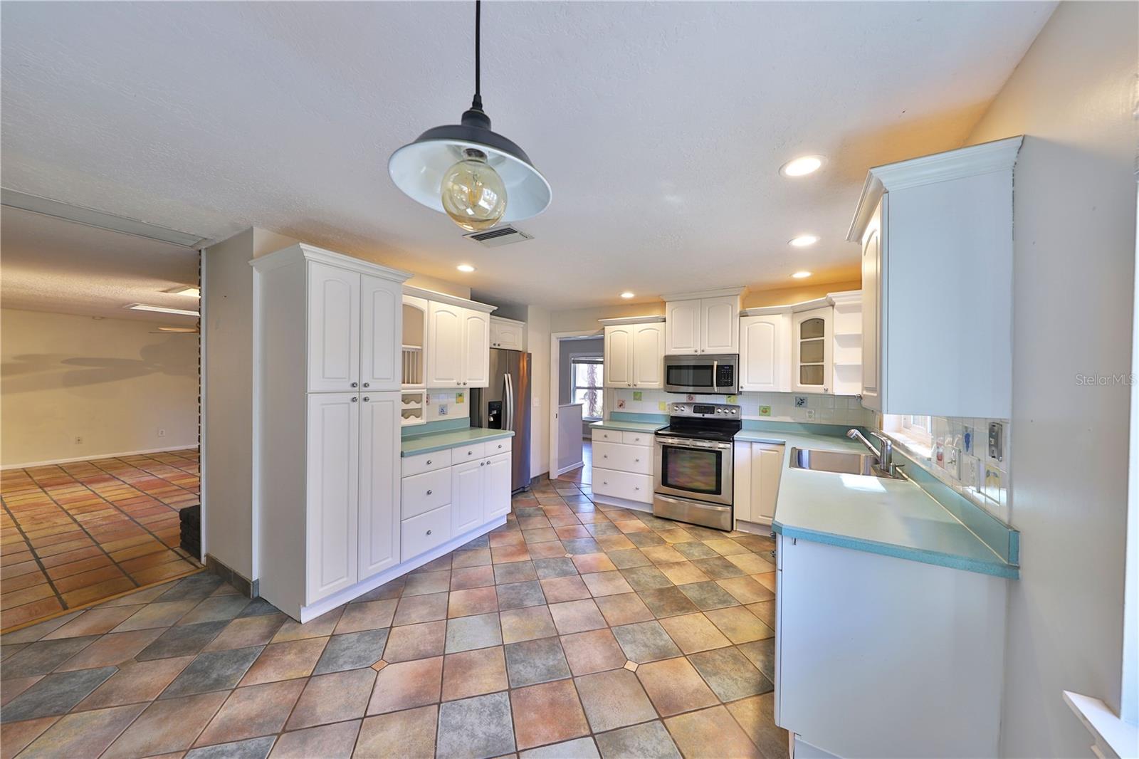 SWEETWATER OAKS - Residential