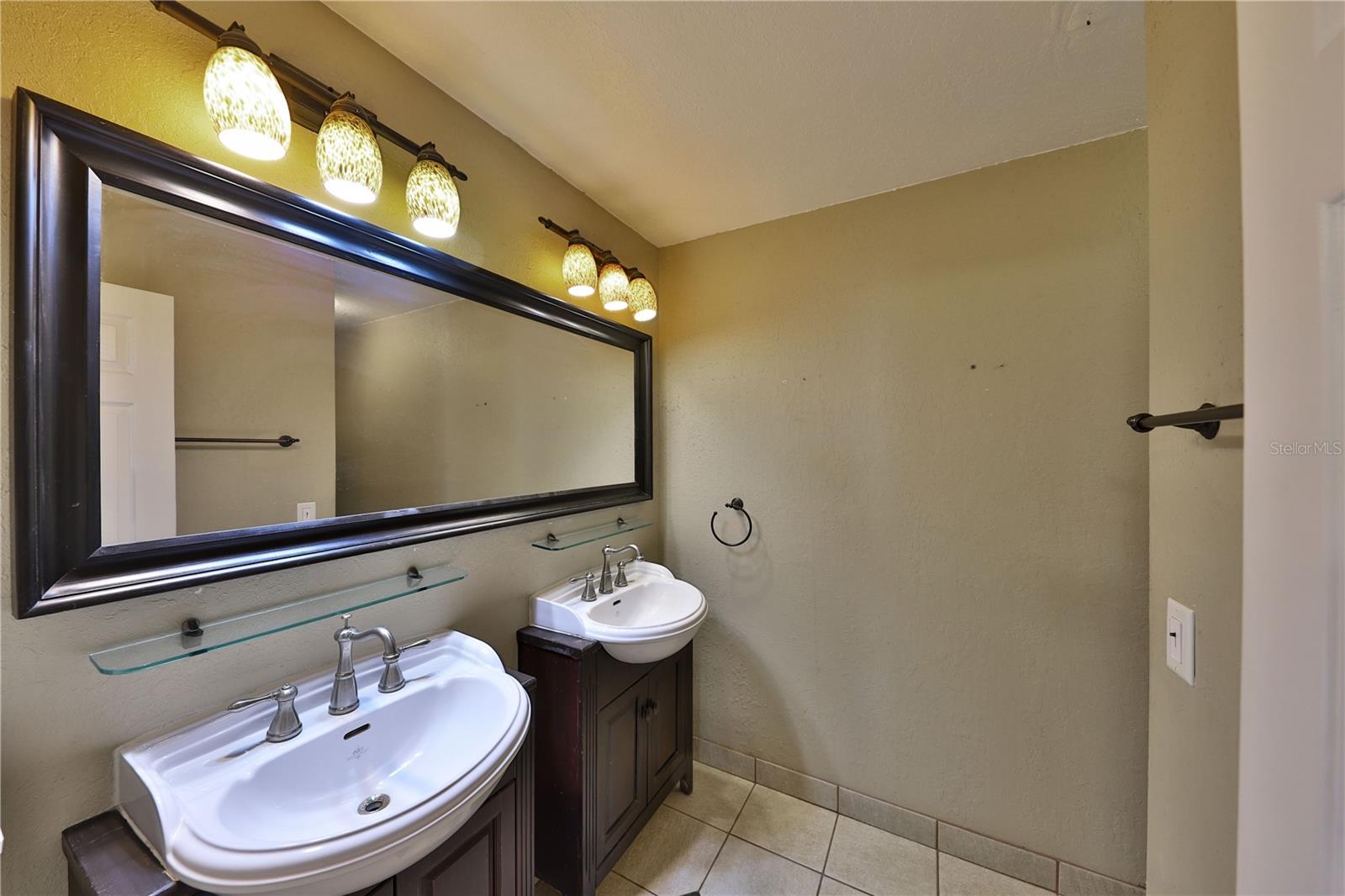 SWEETWATER OAKS - Residential