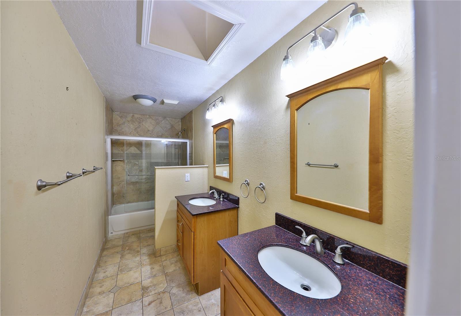 SWEETWATER OAKS - Residential