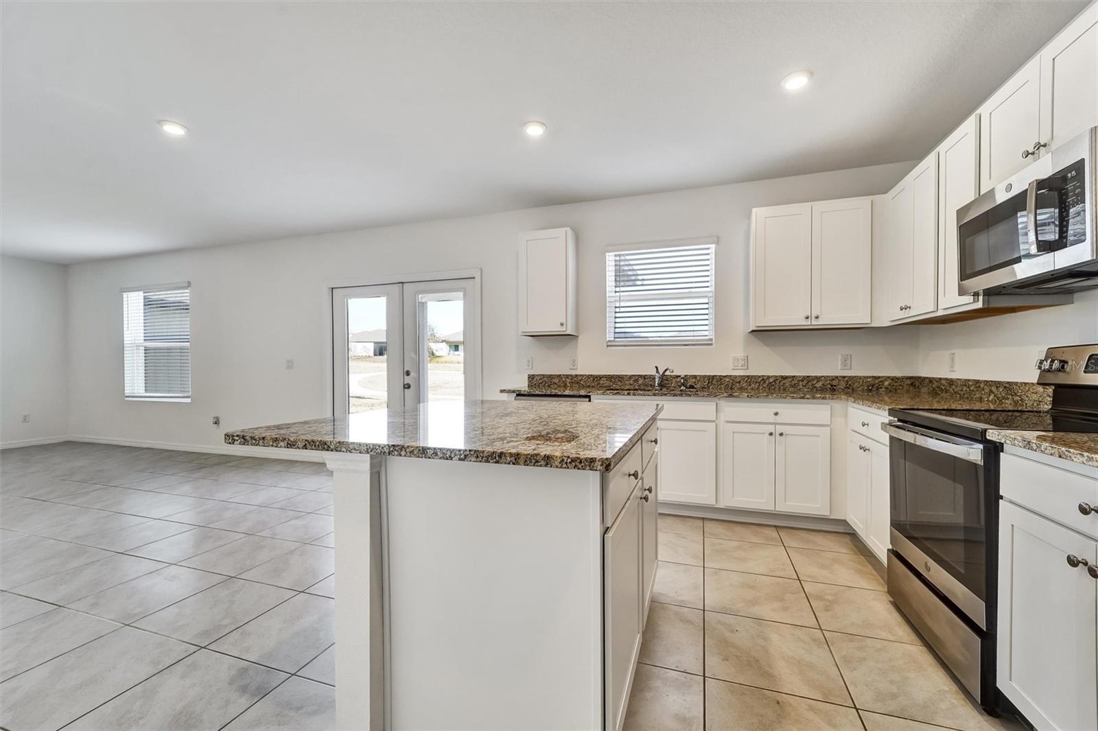 LINKS/CALUSA SPGS - Residential