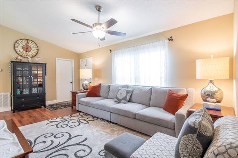 A home in DELAND