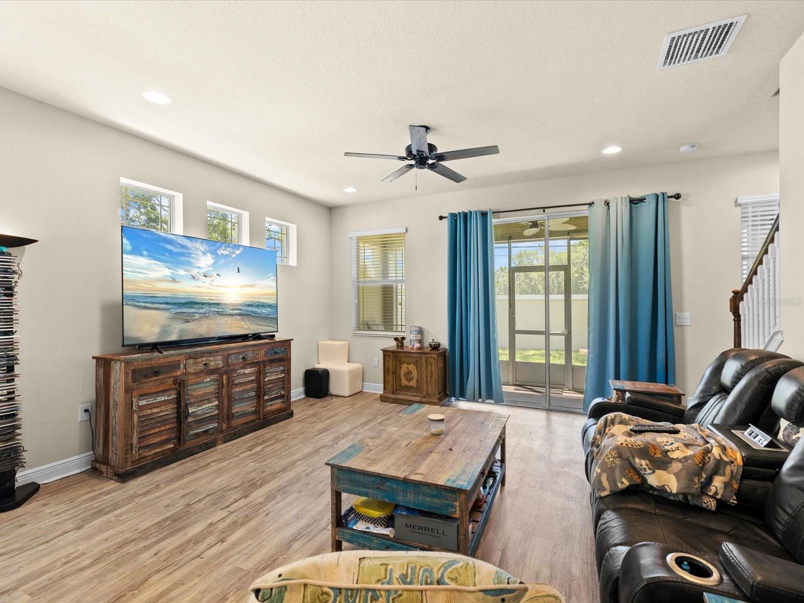 HARBOR SPGS OF PALM HARBOR - Residential