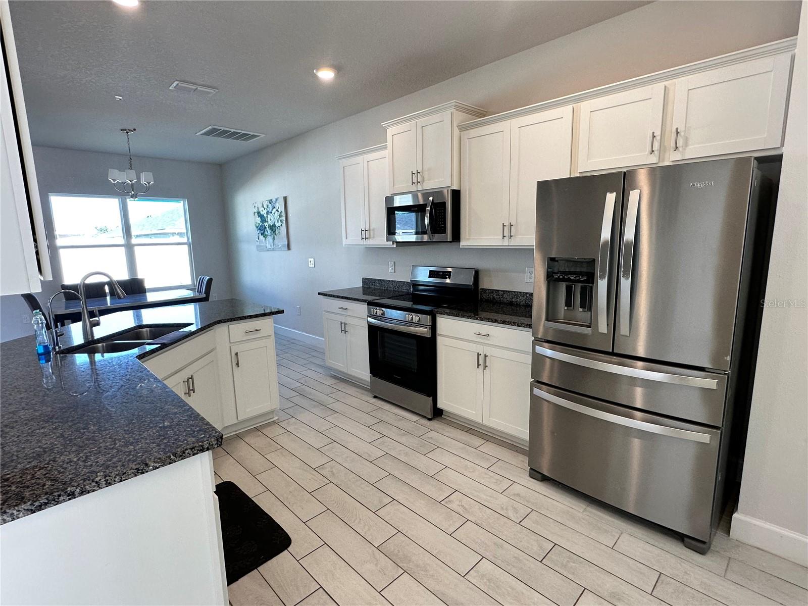 ABBEY GLEN PH TWO - Residential