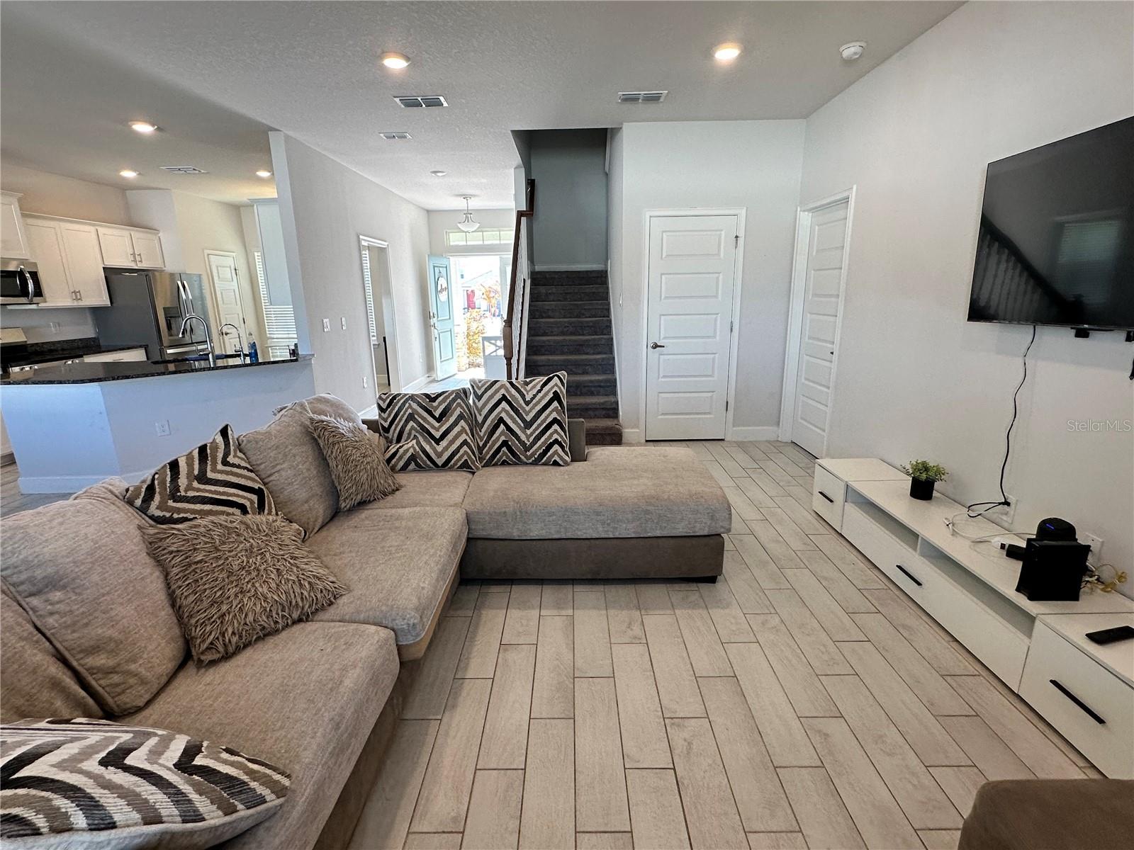 ABBEY GLEN PH TWO - Residential