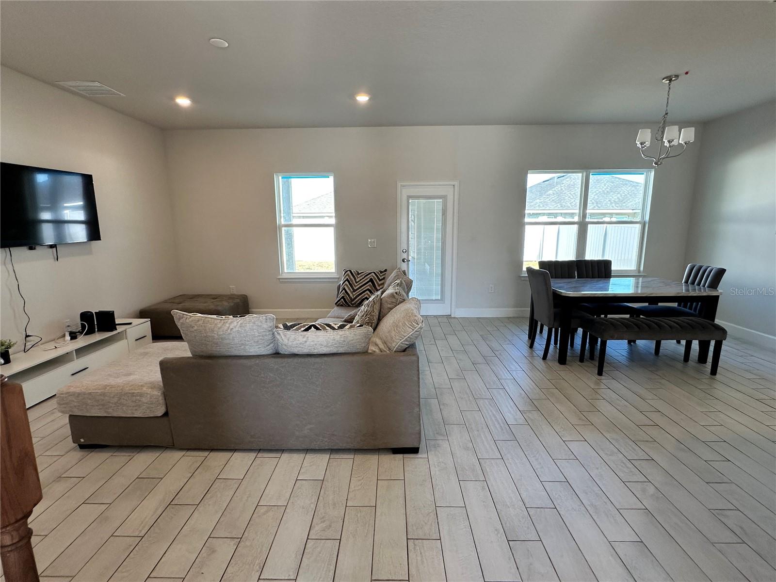 ABBEY GLEN PH TWO - Residential