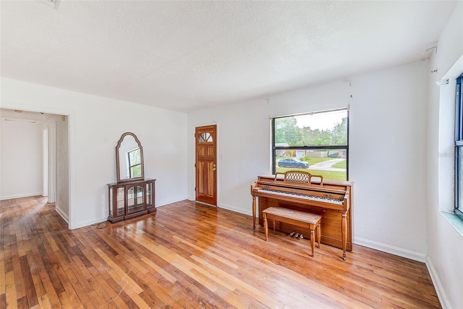 1222 SEMINOLE STREET