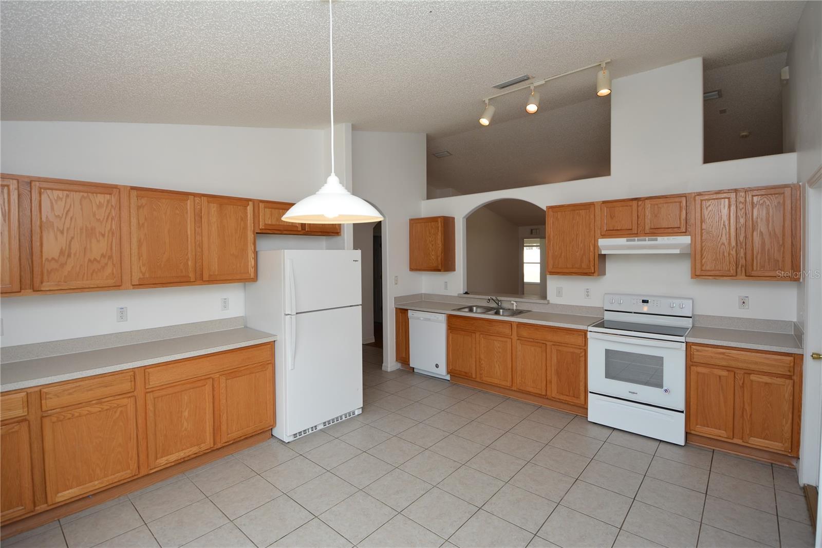 QUIALL HOLLOW - Residential Lease