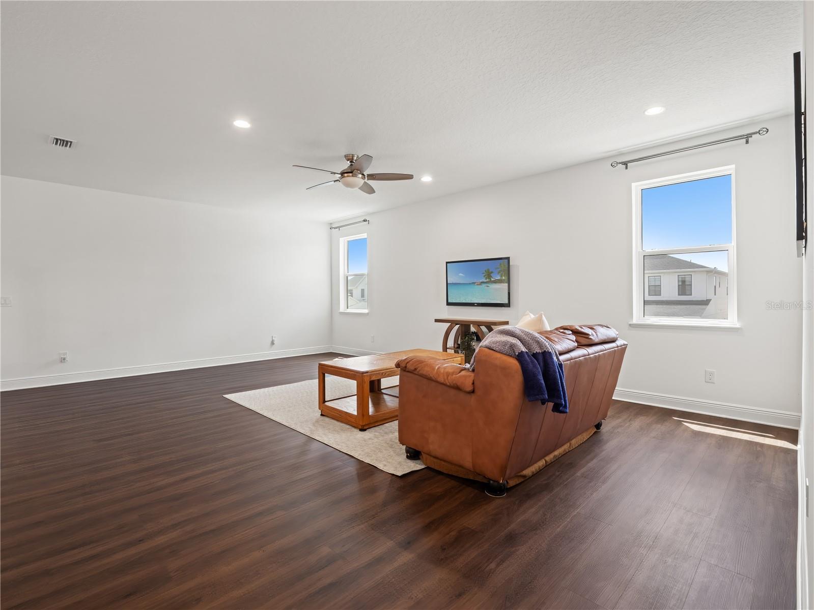 LAUREL POINTE PH 1 - Residential