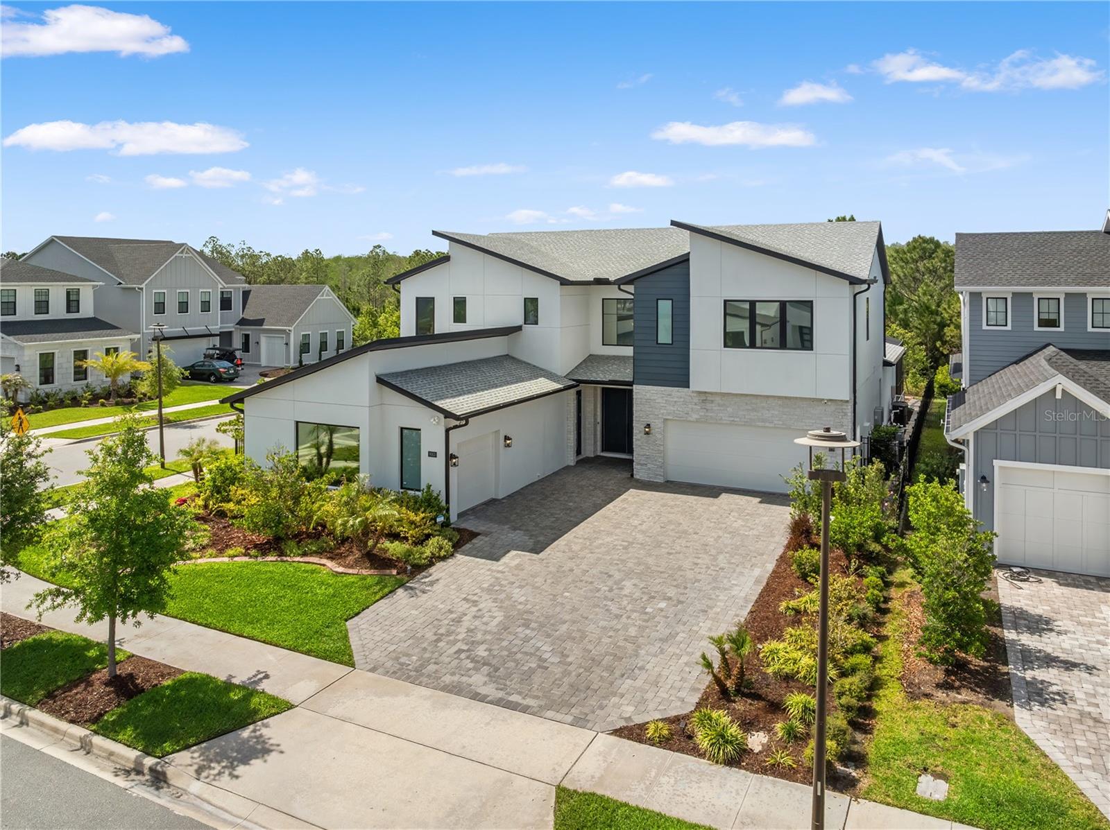 LAUREL POINTE PH 1 - Residential