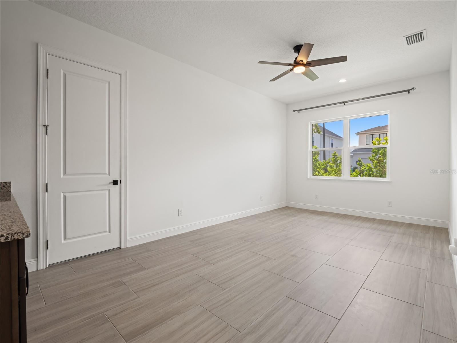 LAUREL POINTE PH 1 - Residential