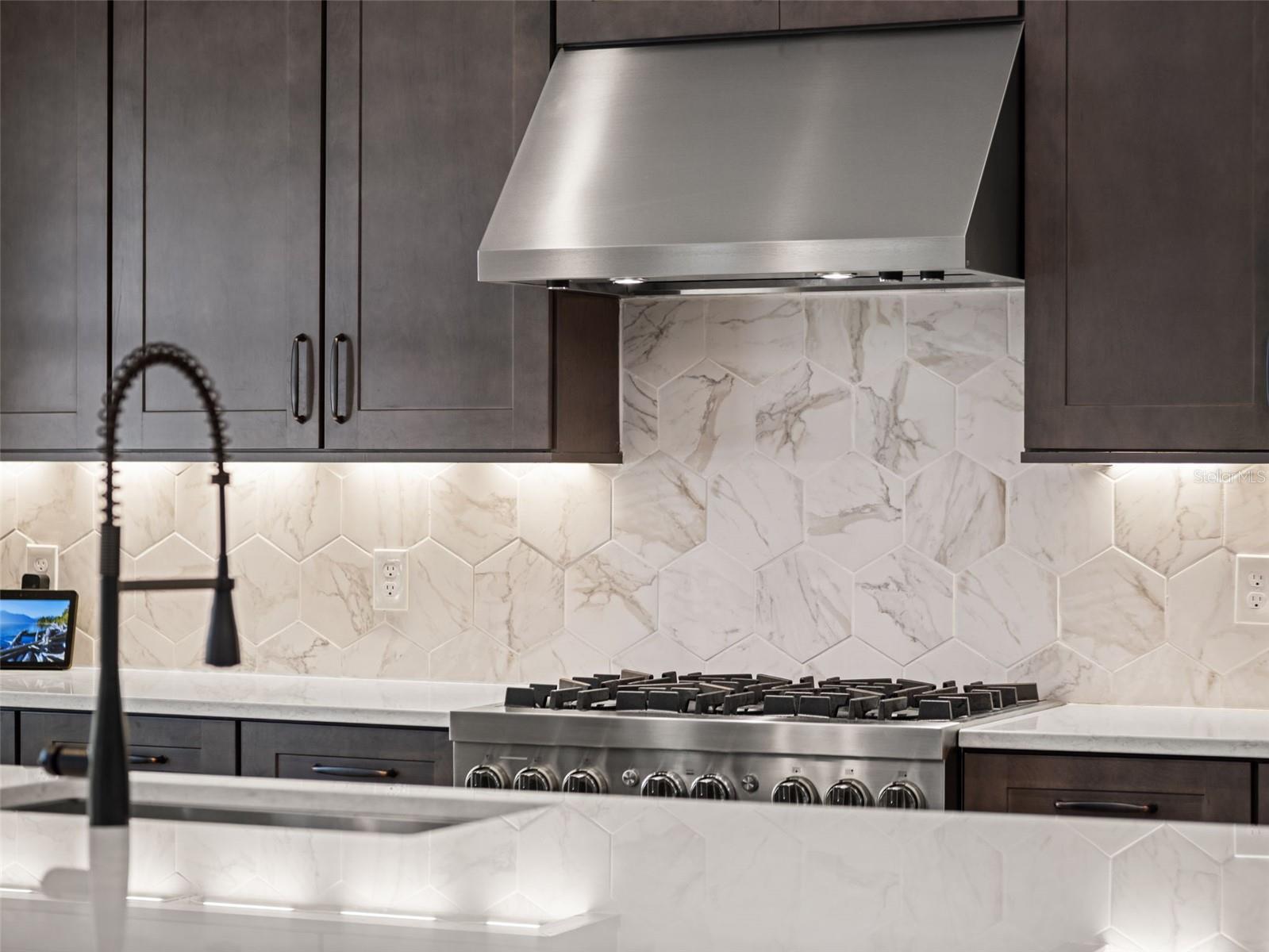 LAUREL POINTE PH 1 - Residential