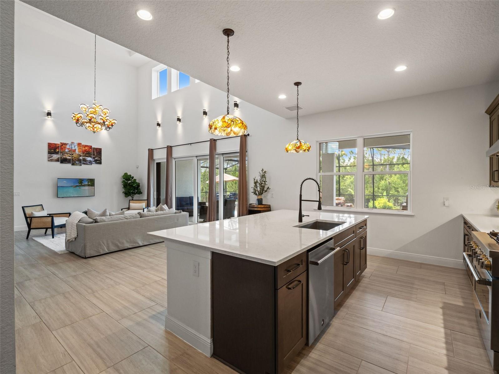 LAUREL POINTE PH 1 - Residential