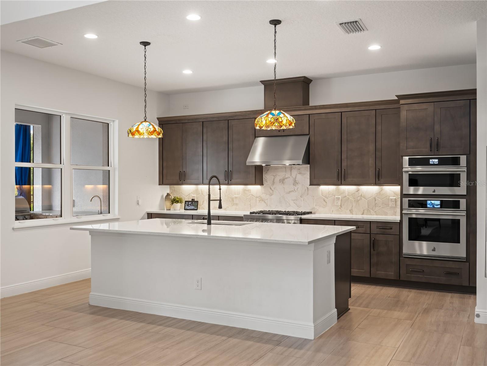 LAUREL POINTE PH 1 - Residential