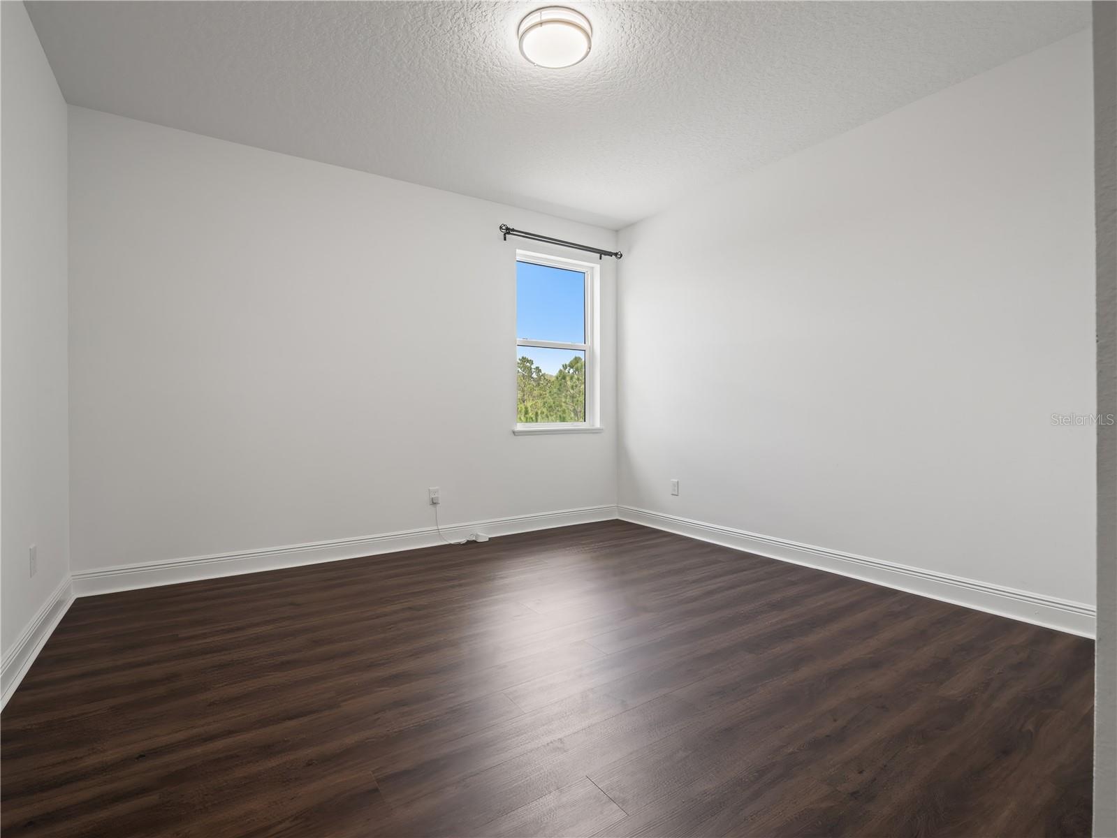 LAUREL POINTE PH 1 - Residential