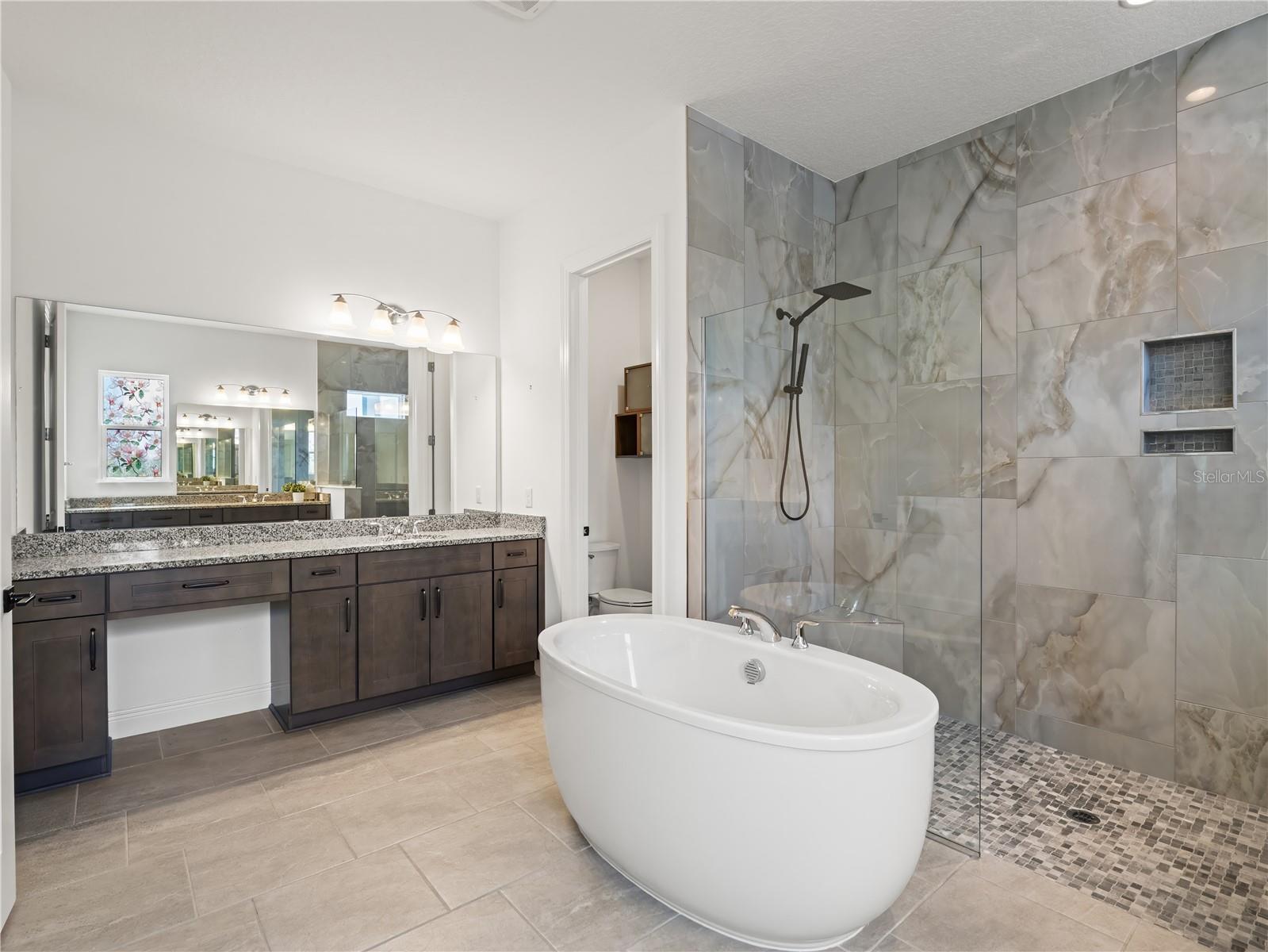 LAUREL POINTE PH 1 - Residential