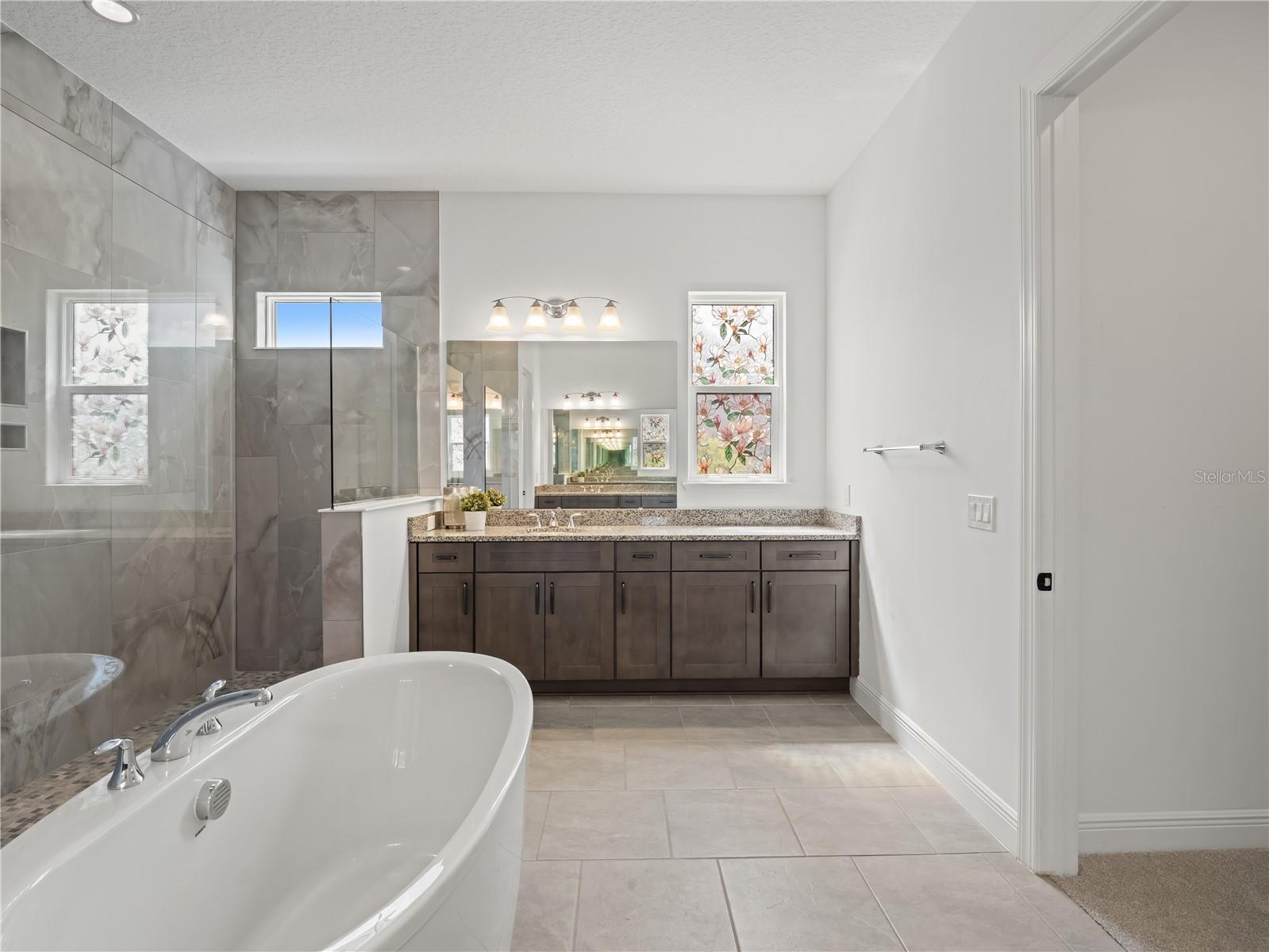 LAUREL POINTE PH 1 - Residential