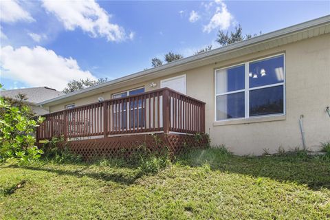 A home in MINNEOLA