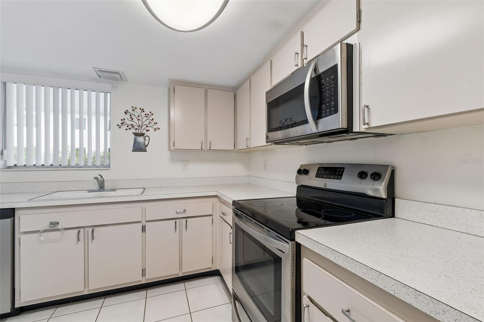 EAST HOUSE-WEST HOUSE CONDO - Residential