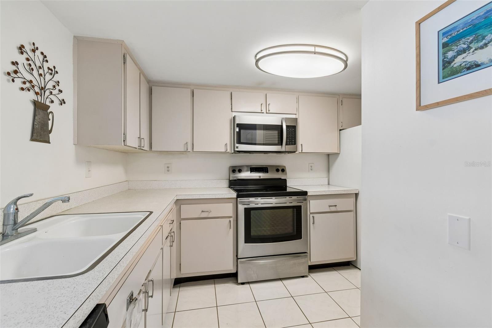 EAST HOUSE-WEST HOUSE CONDO - Residential