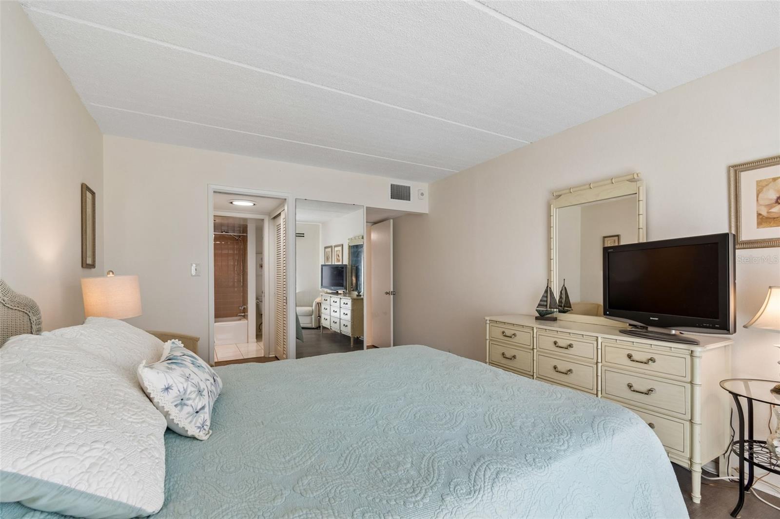 EAST HOUSE-WEST HOUSE CONDO - Residential