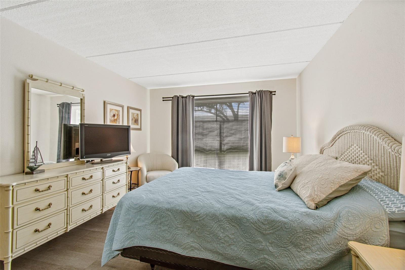 EAST HOUSE-WEST HOUSE CONDO - Residential