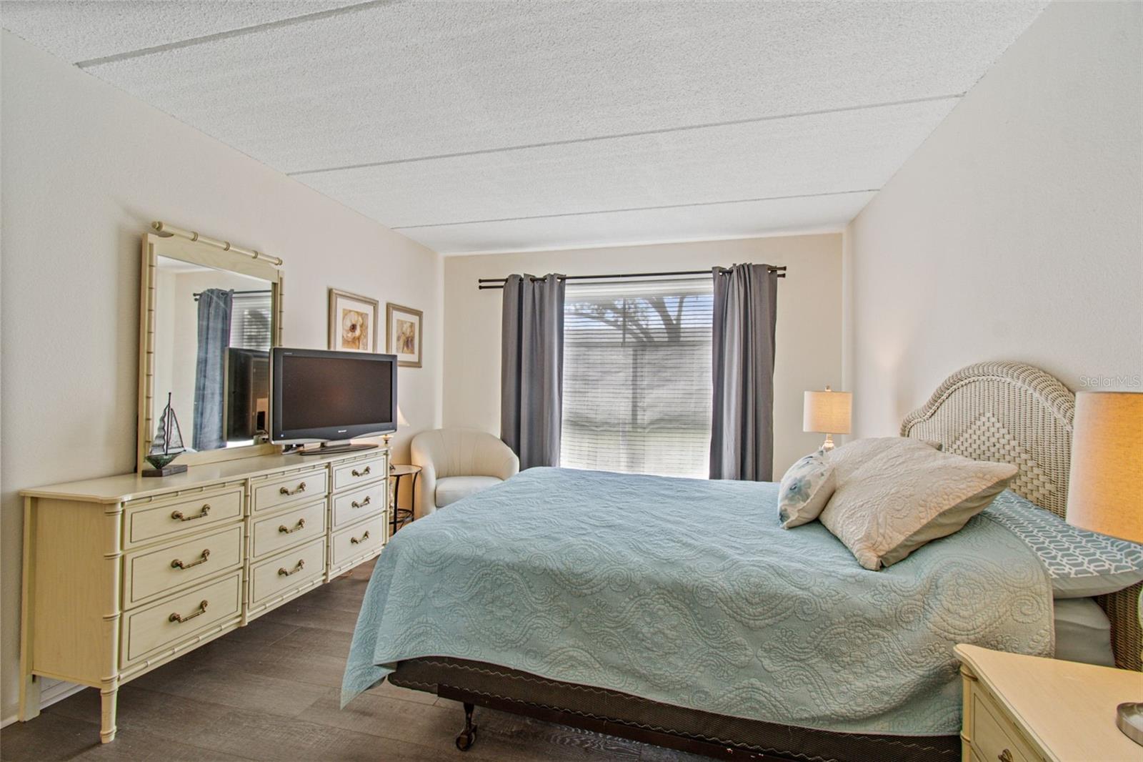 EAST HOUSE-WEST HOUSE CONDO - Residential