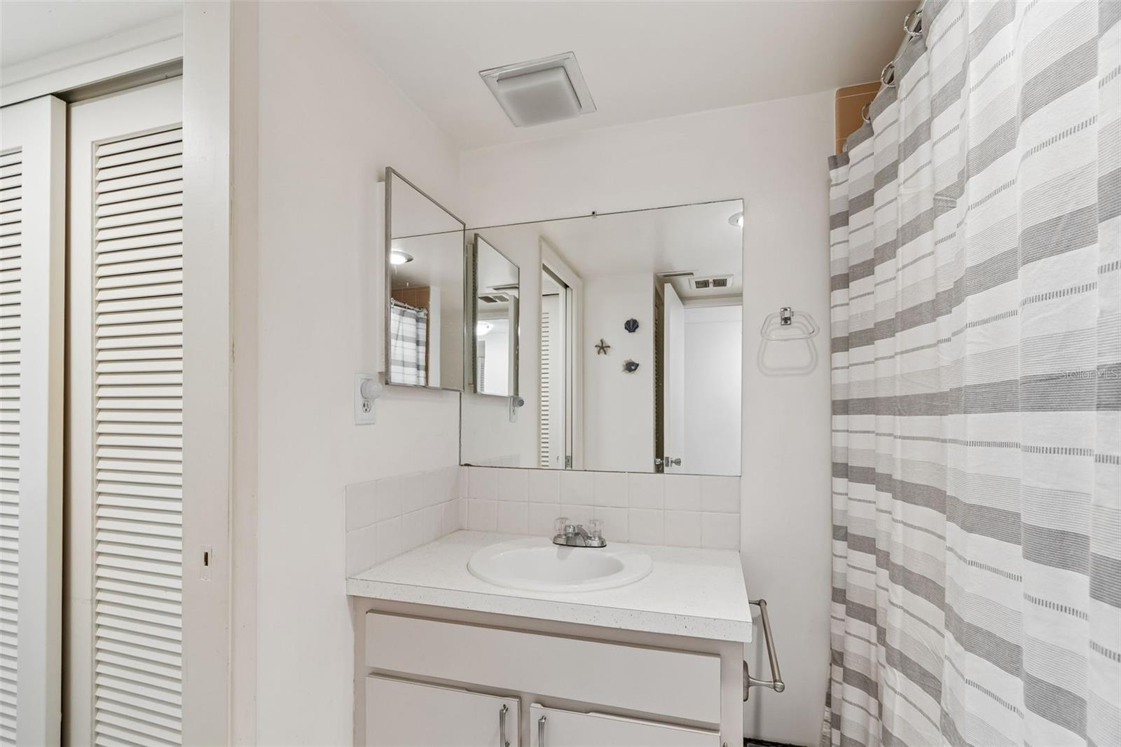 EAST HOUSE-WEST HOUSE CONDO - Residential