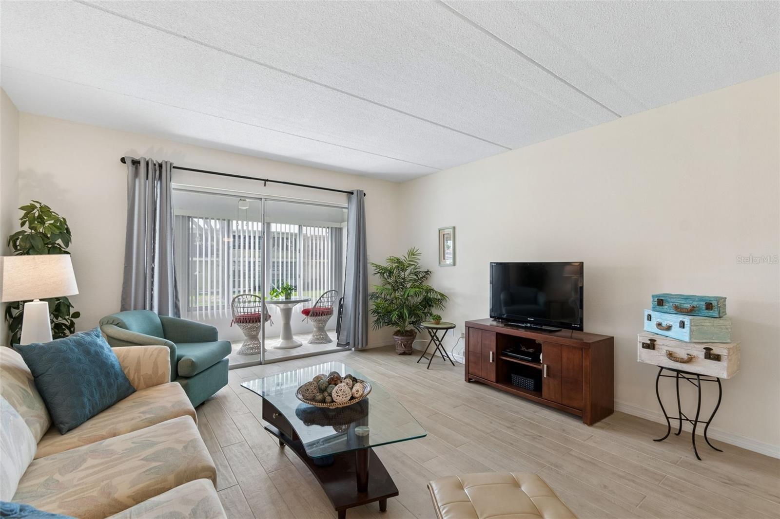 EAST HOUSE-WEST HOUSE CONDO - Residential