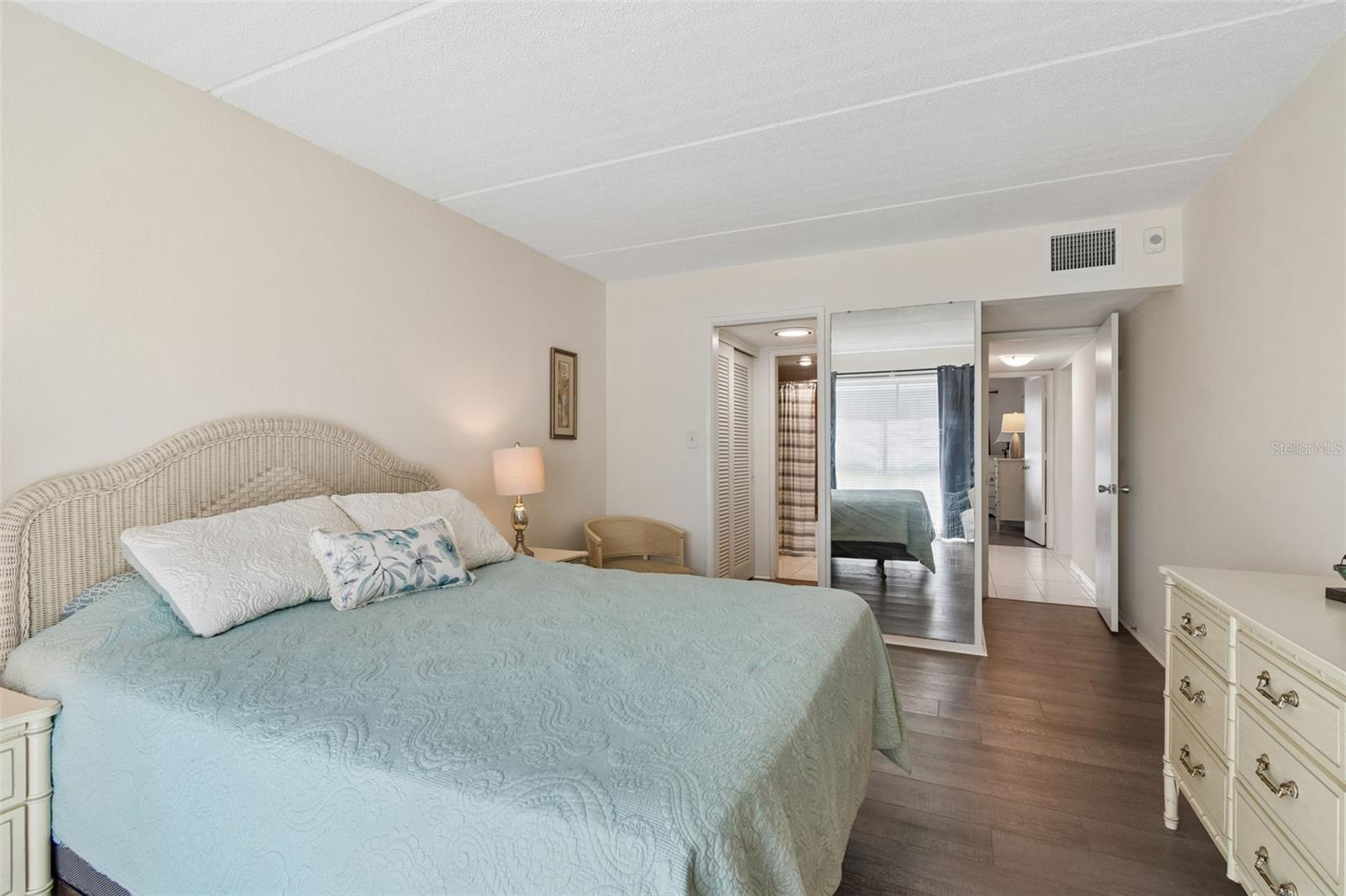 EAST HOUSE-WEST HOUSE CONDO - Residential