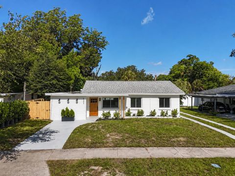 Photo of 6504 N 20th Street, Tampa, FL 33610 (MLS # TB8525442)
