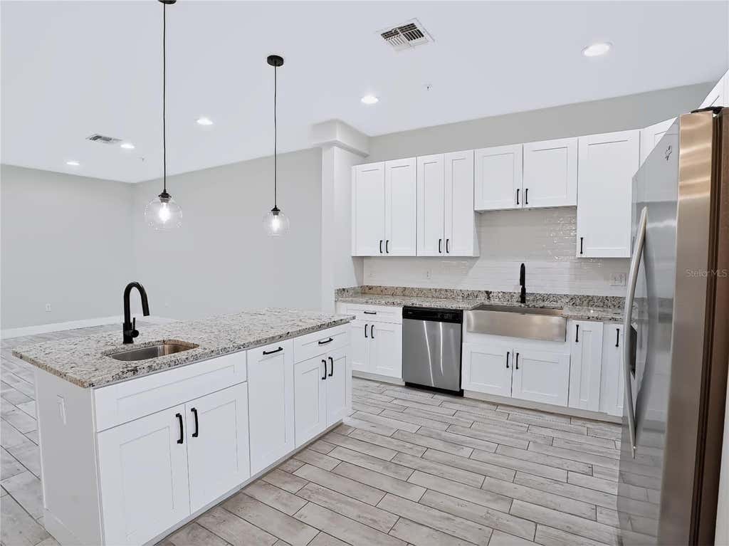 Photo of 2233 E Kaley Avenue #6, Orlando, FL 32806 (MLS # O6417947)