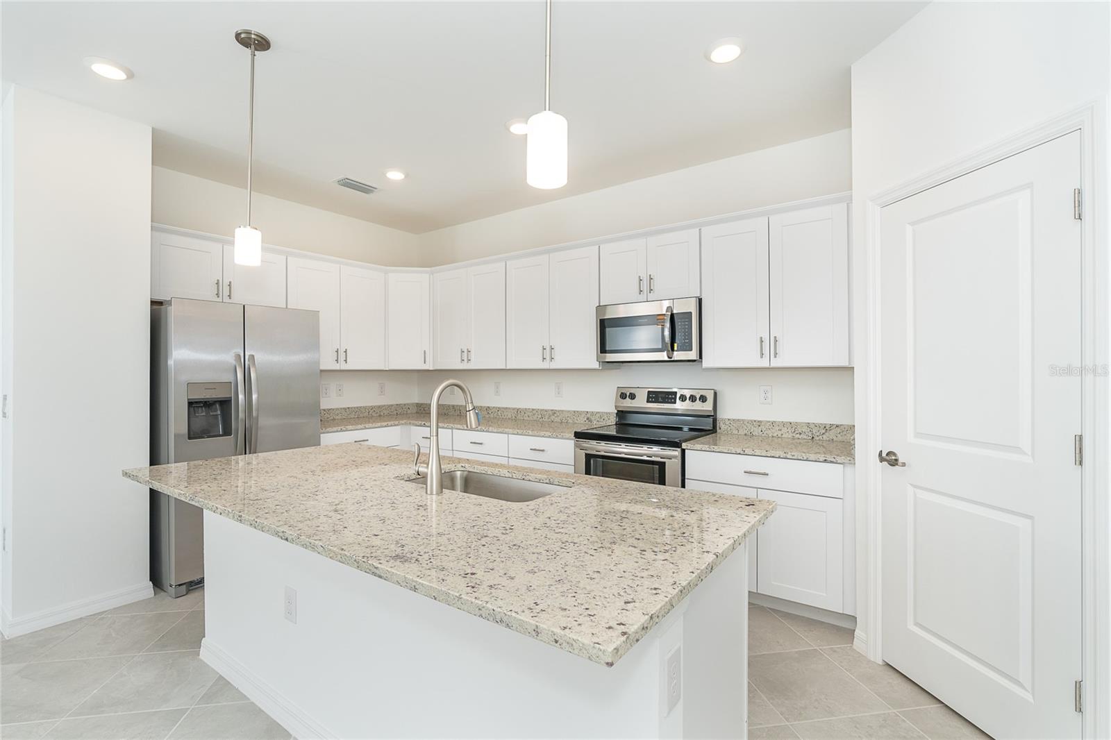BISCAYNE LNDG NORTH - Residential Lease