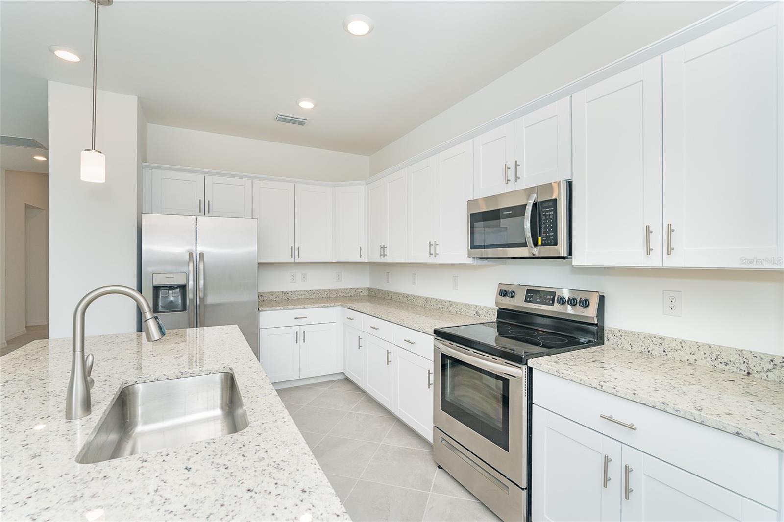 BISCAYNE LNDG NORTH - Residential Lease