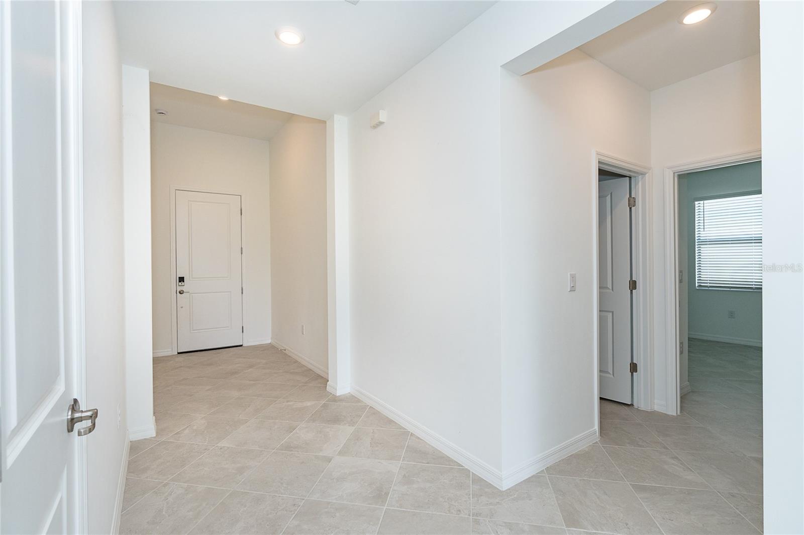 BISCAYNE LNDG NORTH - Residential Lease